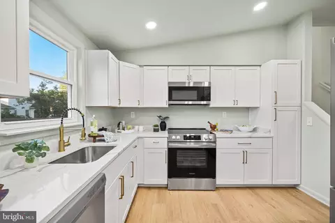 4426 Cub Run Rd, Chantilly, VA 20151 photo 9