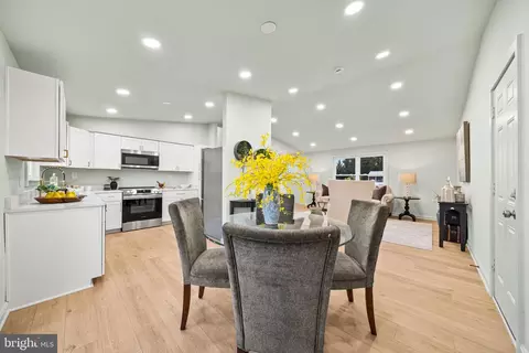 4426 Cub Run Rd, Chantilly, VA 20151 photo 12