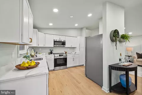 4426 Cub Run Rd, Chantilly, VA 20151 photo 4