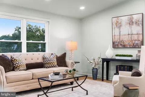 4426 Cub Run Rd, Chantilly, VA 20151 photo 17