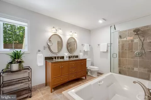 Bath - 9100 Joyce Phillip Ct, Springfield, VA 22153 photo 1 of 4