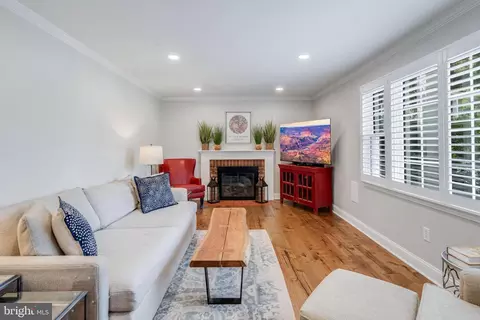 Living - 9100 Joyce Phillip Ct, Springfield, VA 22153 photo 1 of 1