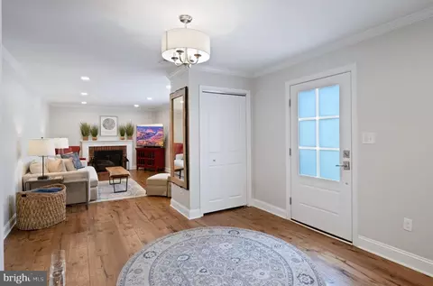 Entry Way - 9100 Joyce Phillip Ct, Springfield, VA 22153 photo 1 of 3