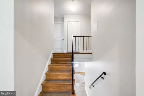 Entry Way - 9100 Joyce Phillip Ct, Springfield, VA 22153 photo 3 of 3