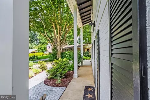 Exterior - 9100 Joyce Phillip Ct, Springfield, VA 22153 photo 5 of 9
