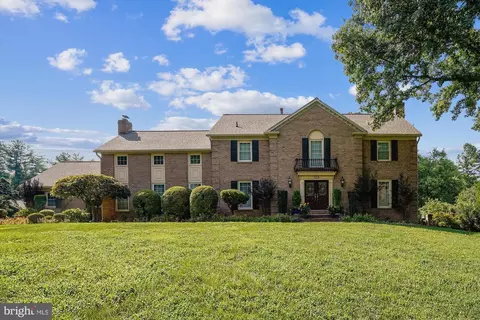 9424 Brian Jac Ln, Great Falls, VA 22066