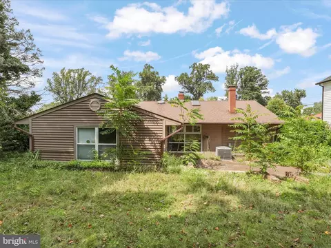Exterior - 7304 Dickenson St, Springfield, VA 22150 photo 8 of 9