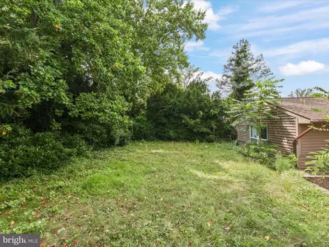 Exterior - 7304 Dickenson St, Springfield, VA 22150 photo 6 of 9
