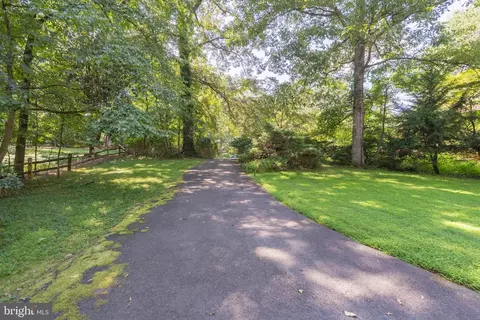 Exterior - 11301 Fieldstone Ln, Reston, VA 20191 photo 14 of 18