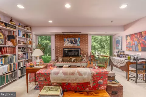 Living - 11301 Fieldstone Ln, Reston, VA 20191 photo 4 of 4