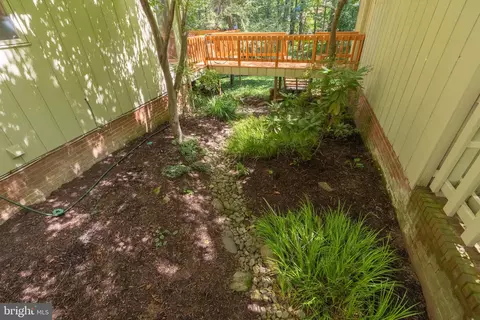 Exterior - 11301 Fieldstone Ln, Reston, VA 20191 photo 13 of 18