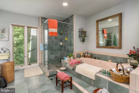 Bath - 11301 Fieldstone Ln, Reston, VA 20191 photo 1 of 4