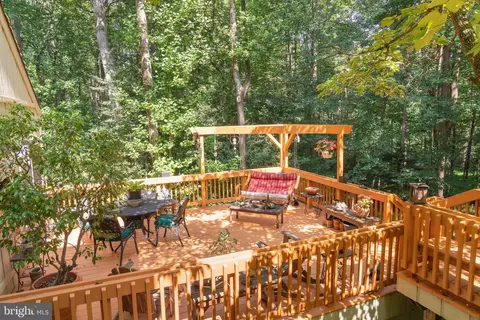 Exterior - 11301 Fieldstone Ln, Reston, VA 20191 photo 10 of 18