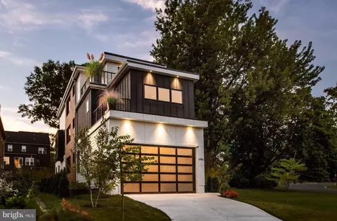 6940 Spruce St, Falls Church, VA 22046