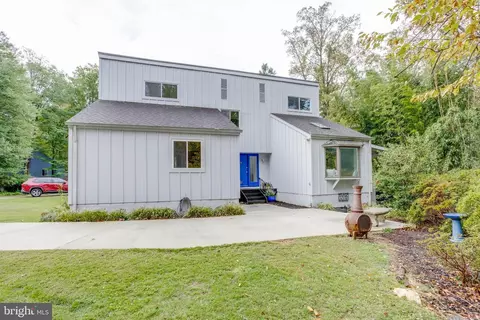 5502 Saddlebrook Ct, Burke, VA 22015 photo 2