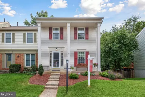3260 Tayloe Ct, Herndon, VA 20171