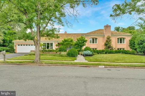 Exterior - 6280 Dunaway Ct, Mclean, VA 22101 photo 3 of 14