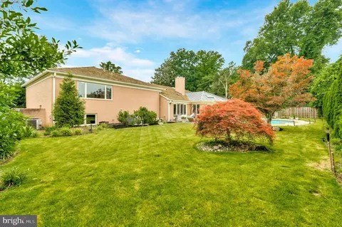 Exterior - 6280 Dunaway Ct, Mclean, VA 22101 photo 14 of 14