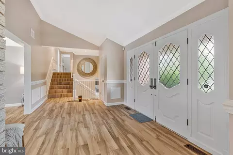 Entry Way - 6280 Dunaway Ct, Mclean, VA 22101 photo 3 of 4