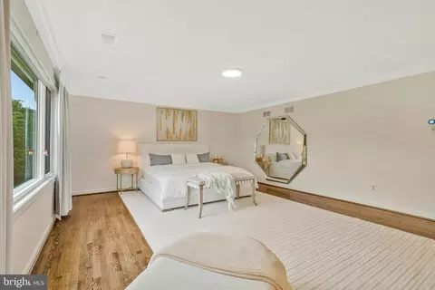 Bedroom - 6280 Dunaway Ct, Mclean, VA 22101 photo 2 of 8