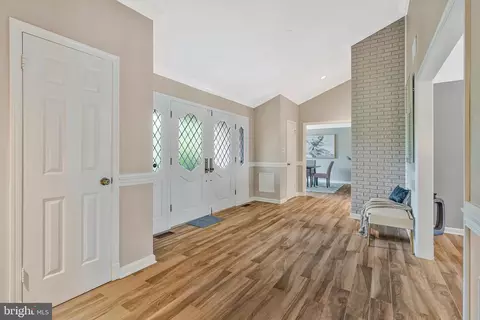 Entry Way - 6280 Dunaway Ct, Mclean, VA 22101 photo 2 of 4