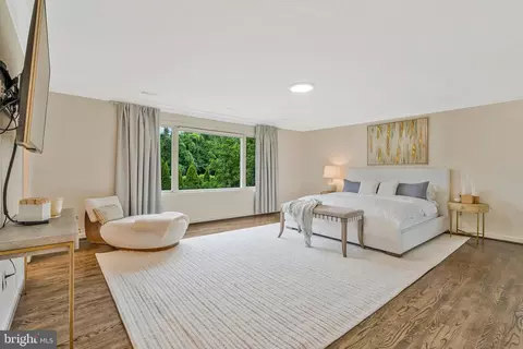 Bedroom - 6280 Dunaway Ct, Mclean, VA 22101 photo 1 of 8