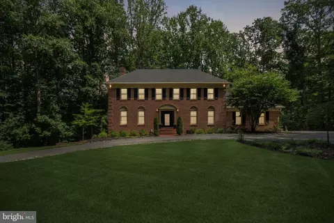 5504 W Ridge View Dr, Fairfax, VA 22030