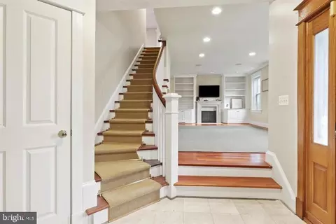 Entry Way - 1515 Cedar Ave, Mclean, VA 22101 photo 2 of 2