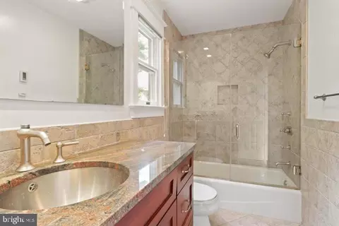 Bath - 1515 Cedar Ave, Mclean, VA 22101 photo 3 of 3