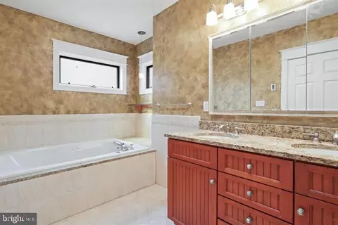 Bath - 1515 Cedar Ave, Mclean, VA 22101 photo 2 of 3