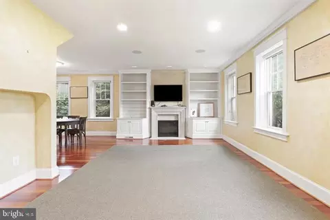 Living - 1515 Cedar Ave, Mclean, VA 22101 photo 1 of 4