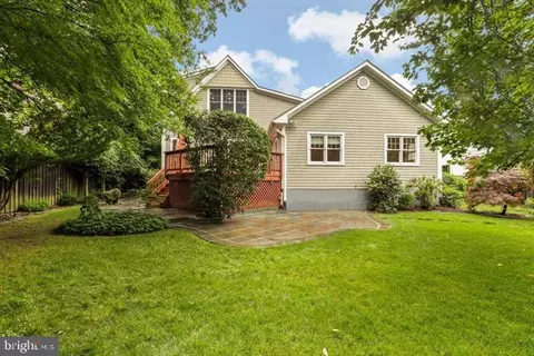 Exterior - 1515 Cedar Ave, Mclean, VA 22101 photo 6 of 10