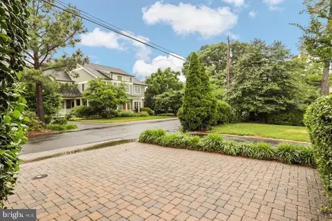 Exterior - 1515 Cedar Ave, Mclean, VA 22101 photo 10 of 10