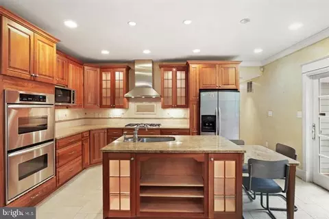 Kitchen - 1515 Cedar Ave, Mclean, VA 22101 photo 2 of 4