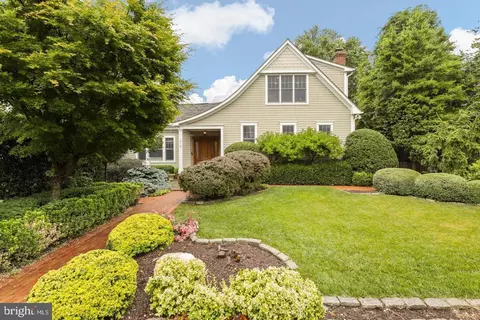 1515 Cedar Ave, Mclean, VA 22101