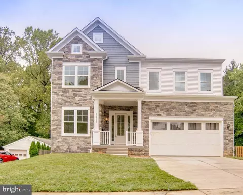 1419 Cottage St SW, Vienna, VA 22180