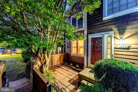 1437 Church Hill Pl, Reston, VA 20194