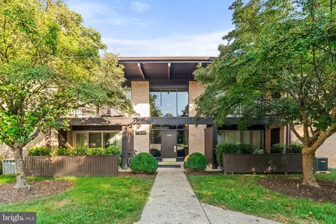7855 Enola St #101, Mclean, VA 22102
