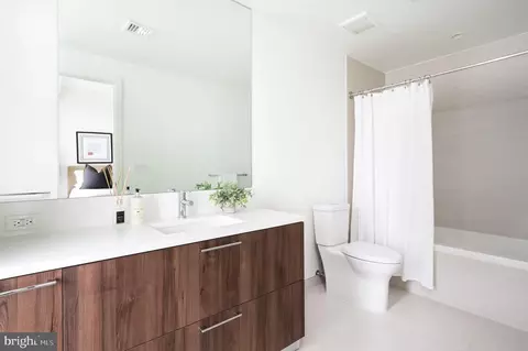 Bath - 1650 Silver Hill Dr #1502, Mclean, VA 22102 photo 7 of 8
