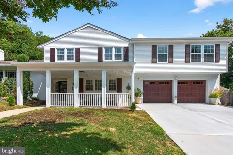 10704 Ames St, Fairfax, VA 22032