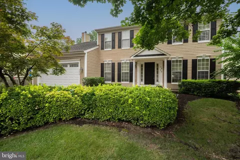 6820 Silver Ann Dr, Lorton, VA 22079