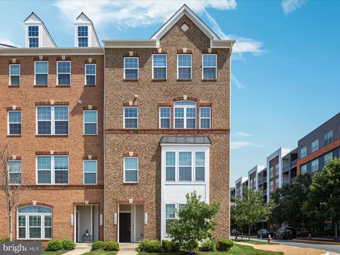 13730 Atlantis St, Herndon, VA 20171