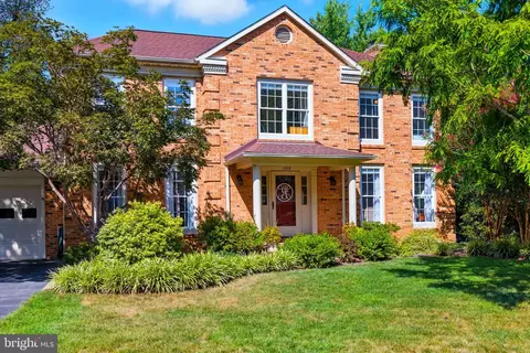 13112 Tingewood Ct, Herndon, VA 20171