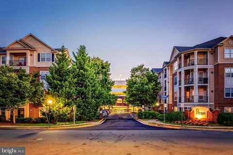 12945 Centre Park Cir #408, Herndon, VA 20171