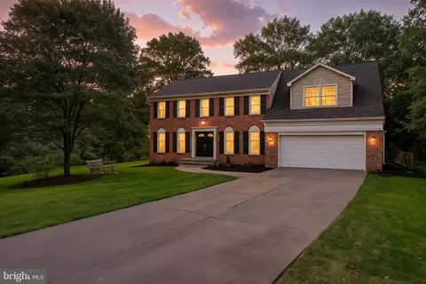 9659 Boyett Ct, Fairfax, VA 22032