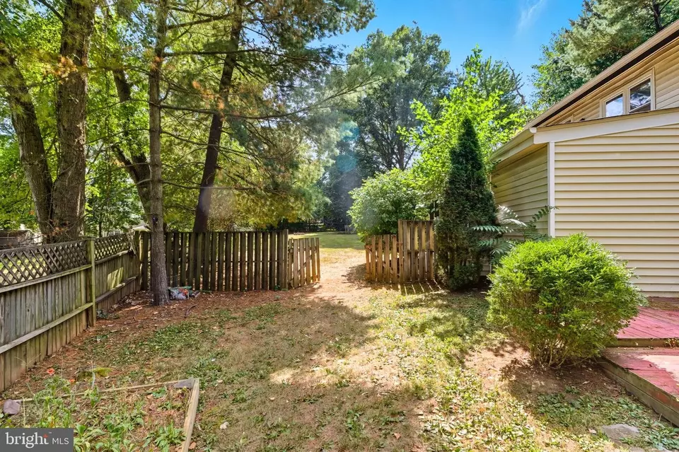 Exterior - 838 Colvin Ct, Herndon, VA 20170 photo 11 of 11
