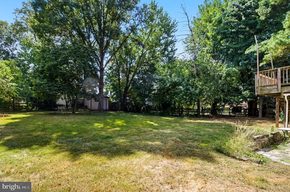 Exterior - 838 Colvin Ct, Herndon, VA 20170 photo 7 of 11