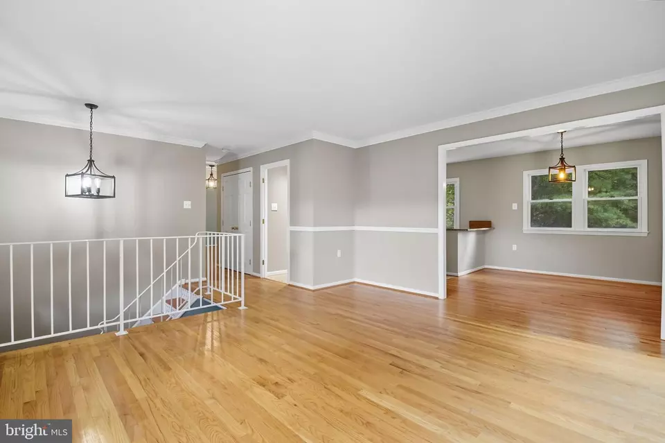 Entry Way - 838 Colvin Ct, Herndon, VA 20170 photo 1 of 5