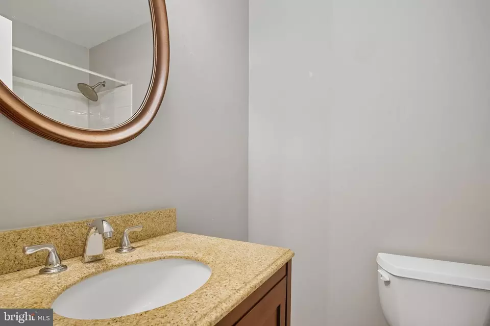 Bath - 838 Colvin Ct, Herndon, VA 20170 photo 1 of 5