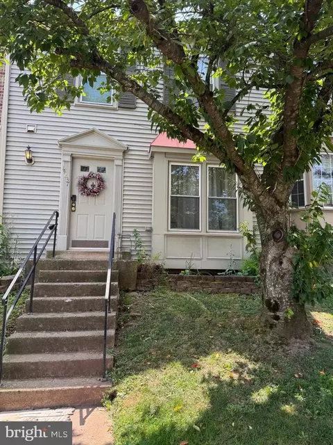 14237 Heritage Crossing Ln, Centreville, VA 20120